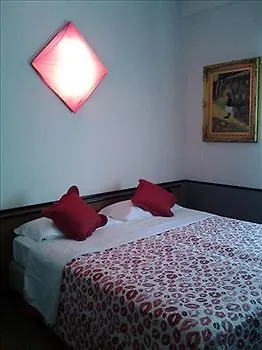 ホテル Novahotel 3*
